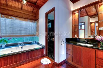 SUR5685: Stunning 5 Bedroom Villa With Sea View, Surin Beach. Photo #10