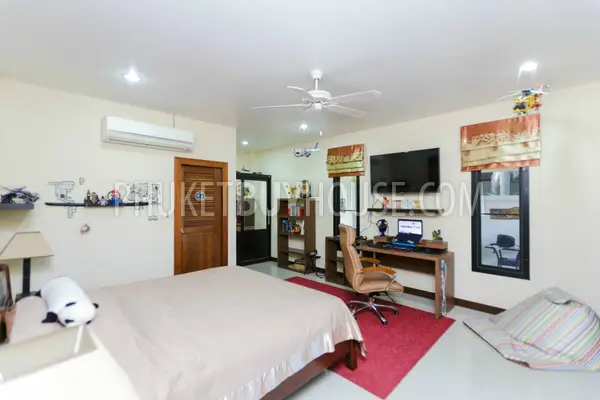 NAI5732: Amazing 3 Bedroom Villa in Nai Harn. Photo #12