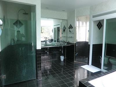 KAT5739: Lovely 6 Bedroom Villa in Kata Beach. Photo #8