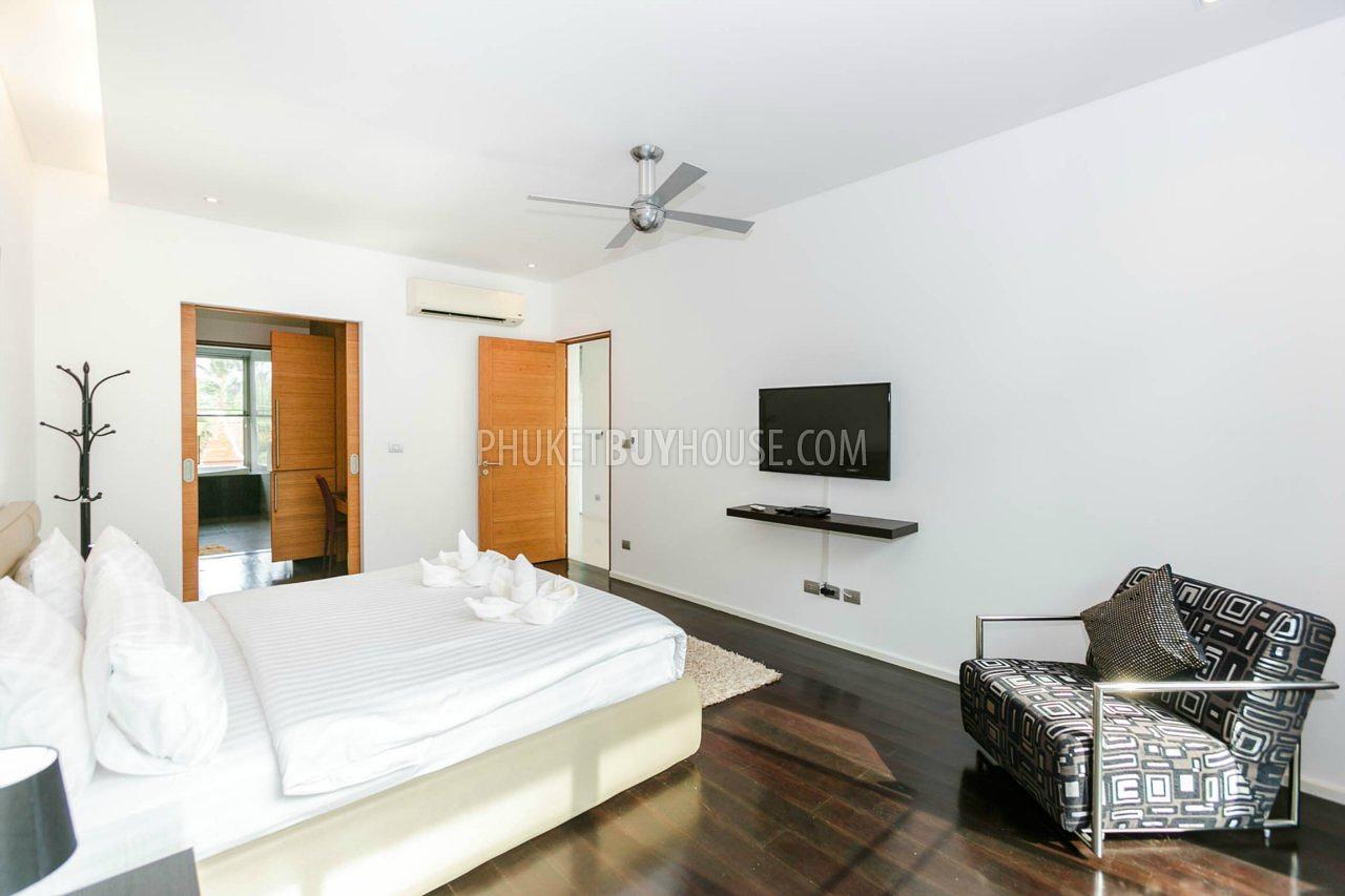 RAW5743: Luxurious 3- Bedroom Villa, Rawai Beach. Photo #11