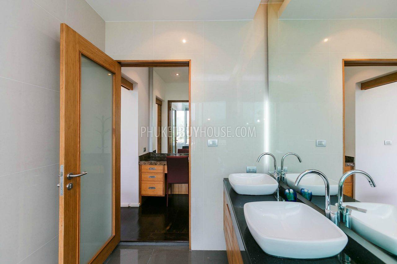 RAW5743: Luxurious 3- Bedroom Villa, Rawai Beach. Photo #31