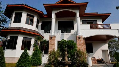 RAW5714: Luxury 6-Bedroom Villa in Peaceful Area, Rawai. Photo #8