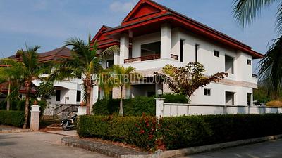 RAW5714: Luxury 6-Bedroom Villa in Peaceful Area, Rawai. Photo #15