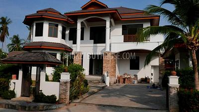 RAW5714: Luxury 6-Bedroom Villa in Peaceful Area, Rawai. Photo #33