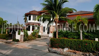 RAW5716: Elegant 4 Bedroom Pool Villa in Rawai. Фото #4