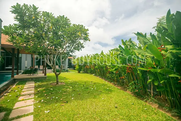 NAI5783: Wonderful Three-Bedroom Villa at Nai Harn. Photo #3