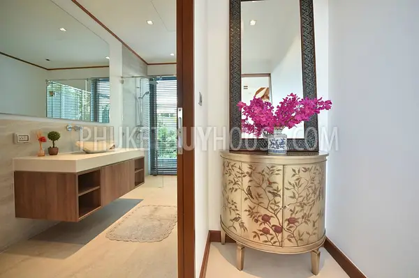 BAN5787: Fantastic 4- Bedroom Villa in Bang Tao. Fotoğraf #2