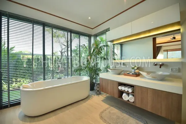 BAN5787: Fantastic 4- Bedroom Villa in Bang Tao. Fotoğraf #7