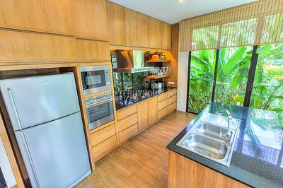 NAI5788: Elegant 3 Bedroom Villa in Nai Harn. Photo #38