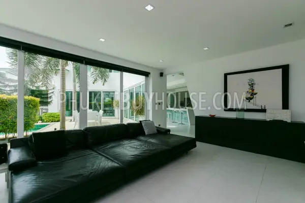 NAI5791: Modern 5-Bedroom Villa in Nai Harn. Photo #16