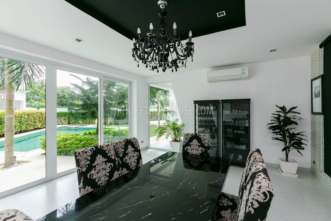 NAI5791: Modern 5-Bedroom Villa in Nai Harn. Photo #17