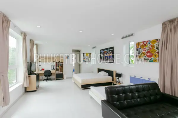 NAI5791: Modern 5-Bedroom Villa in Nai Harn. Photo #27