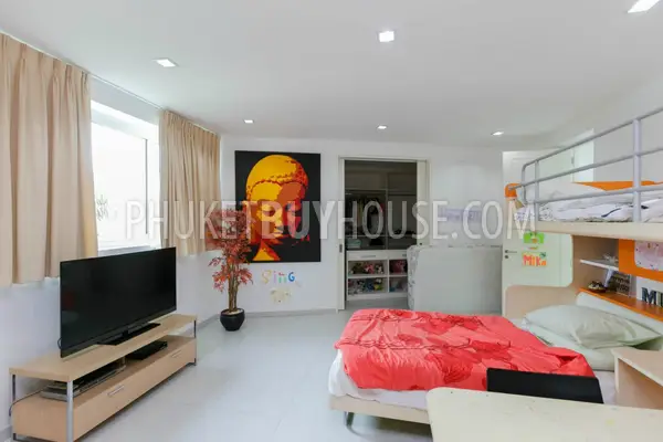NAI5791: Modern 5-Bedroom Villa in Nai Harn. Photo #32