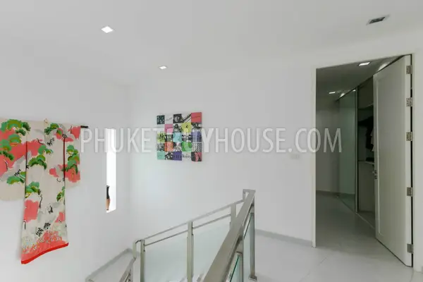 NAI5791: Modern 5-Bedroom Villa in Nai Harn. Photo #40
