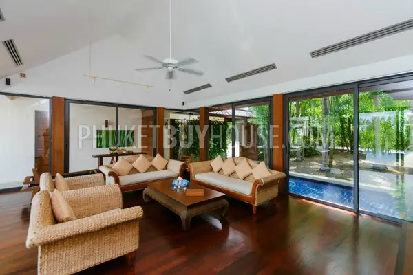 RAW5800: Magnificent Villa with Contemporary Design and Tranquility Environment. Fotoğraf #4