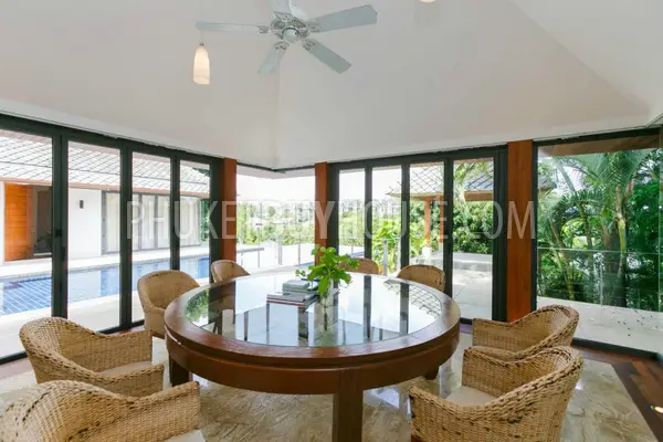 RAW5800: Magnificent Villa with Contemporary Design and Tranquility Environment. Fotoğraf #6
