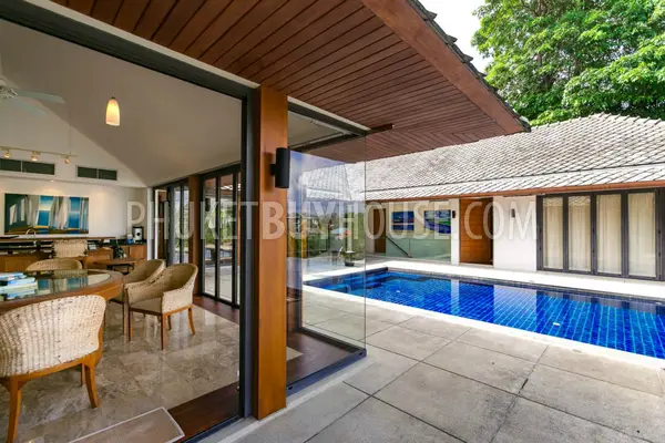 RAW5800: Magnificent Villa with Contemporary Design and Tranquility Environment. Fotoğraf #8