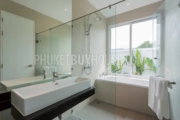 KAM5771: Marvelous 3-Bedroom Pool Villa in gated complex within 1 km to Kamala beach. Photo #10