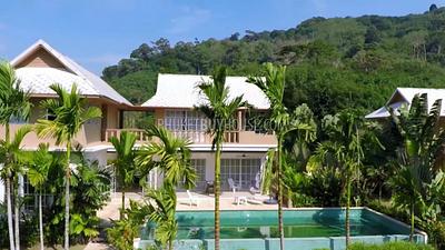 NAT5820: Beautiful Three Bedroom Villa in Naithon Beach. Photo #24