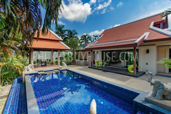 NAI5824: Contemporary Villa is 350 sqm near Naiharn Beach. Photo #1