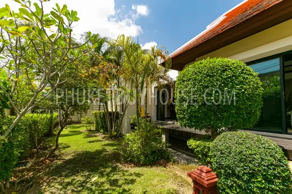 NAI5824: Contemporary Villa is 350 sqm near Naiharn Beach. Photo #15