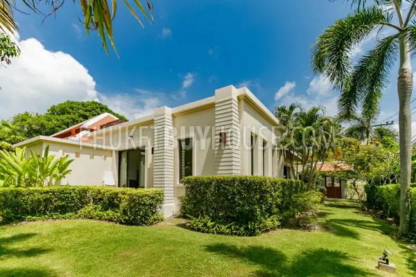 NAI5824: Contemporary Villa is 350 sqm near Naiharn Beach. Photo #18