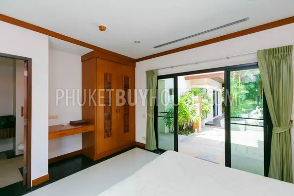 NAI5824: Contemporary Villa is 350 sqm near Naiharn Beach. Photo #21