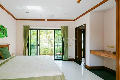 NAI5824: Contemporary Villa is 350 sqm near Naiharn Beach. Photo #23