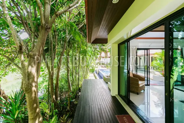NAI5824: Contemporary Villa is 350 sqm near Naiharn Beach. Photo #42