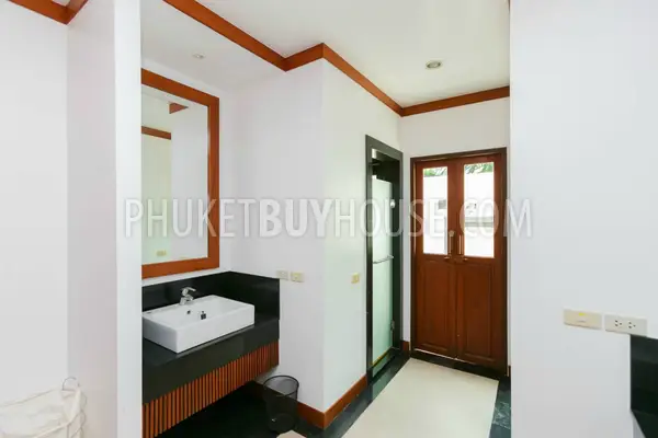 NAI5824: Contemporary Villa is 350 sqm near Naiharn Beach. Photo #45