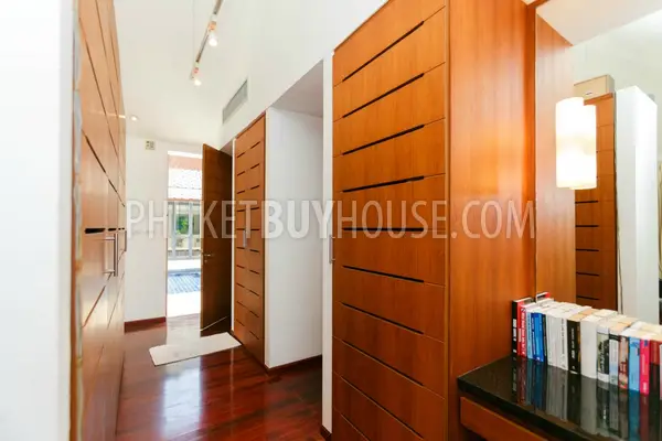 RAW5800: Magnificent Villa with Contemporary Design and Tranquility Environment. Fotoğraf #18
