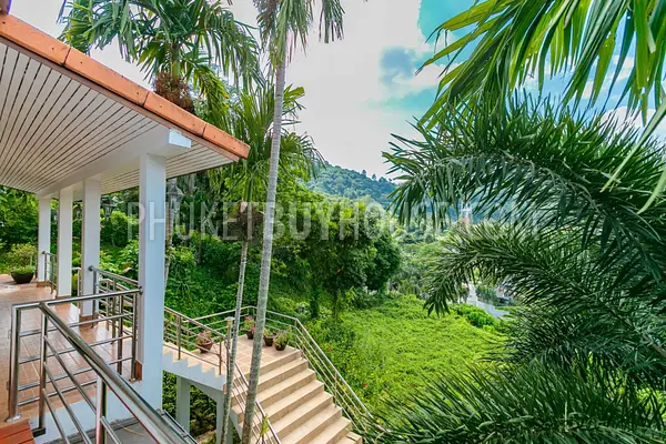 NAI5806: Two-Storey House with 3 Bedrooms, Nai Harn Beach. Photo #3