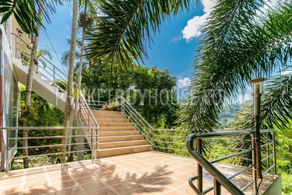 NAI5806: Two-Storey House with 3 Bedrooms, Nai Harn Beach. Photo #10