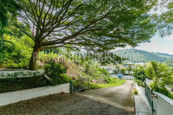 NAI5806: Two-Storey House with 3 Bedrooms, Nai Harn Beach. Photo #12