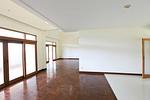 MAI5807: Magnificent Four Bedroom Penthouse in Mai Khao. Thumbnail #6