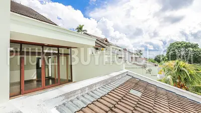 MAI5809: Magnificent Three Bedroom Apartment in Mai Khao. Photo #2
