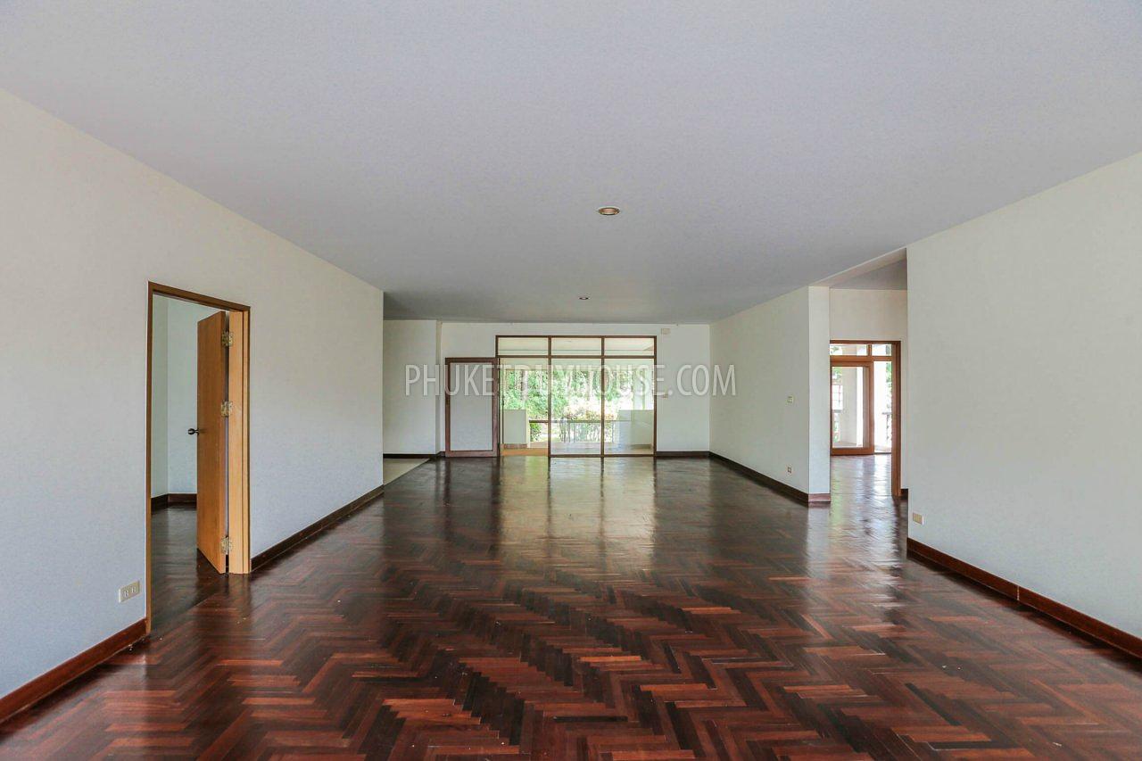 MAI5809: Magnificent Three Bedroom Apartment in Mai Khao. Photo #4