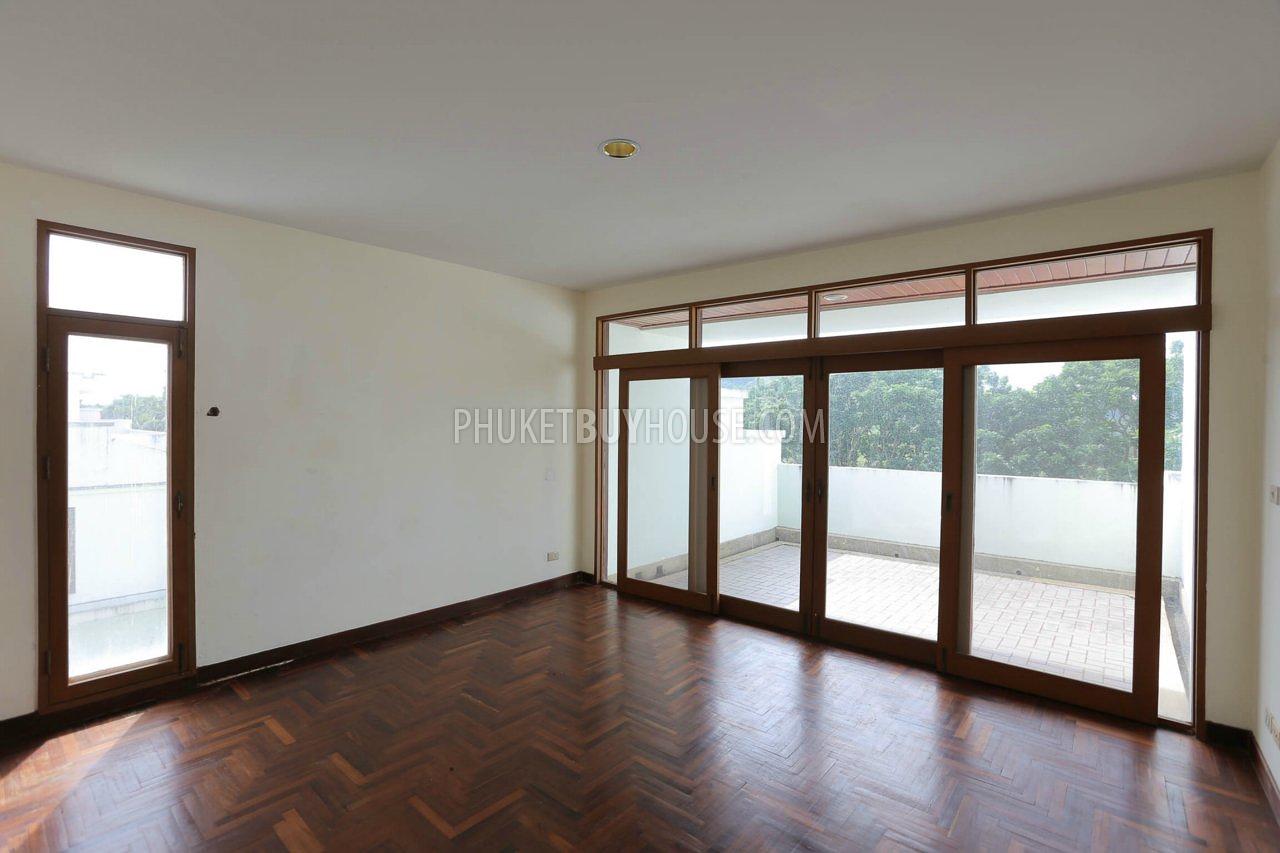 MAI5809: Magnificent Three Bedroom Apartment in Mai Khao. Photo #9