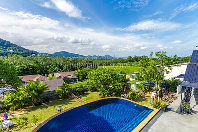 CHA5811: Luxury Eight Bedroom Villa in Chalong. Photo #6