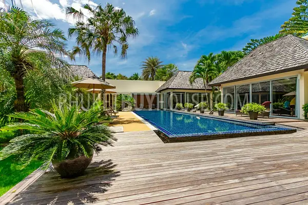 LAY5819: Luxury Five Bedroom Villa in walking distance from the Layan Beach. Photo #5