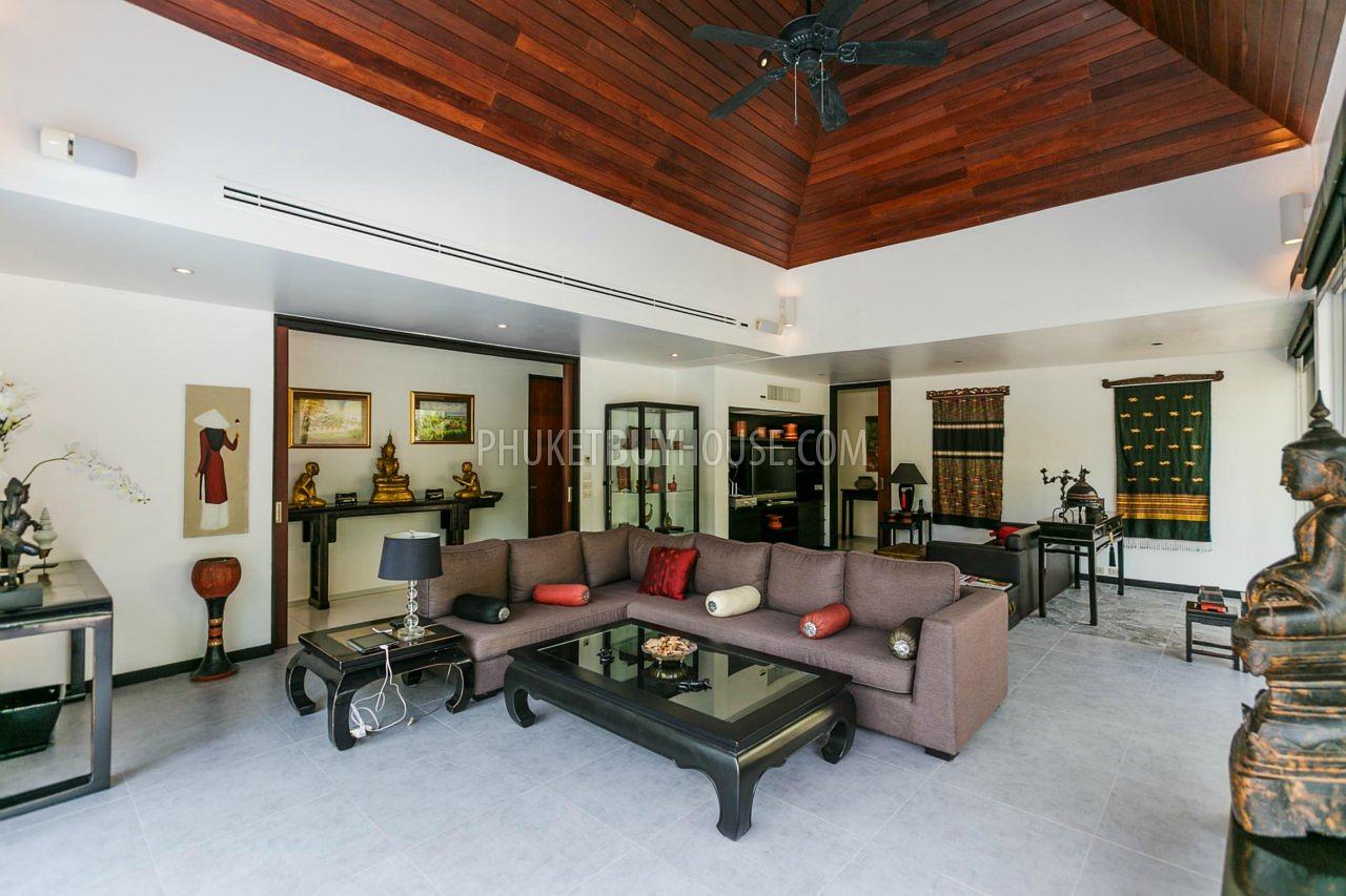 LAY5819: Luxury Five Bedroom Villa in walking distance from the Layan Beach. Photo #9
