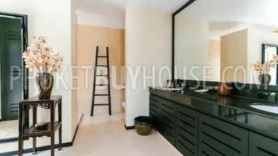 LAY5819: Luxury Five Bedroom Villa in walking distance from the Layan Beach. Photo #28