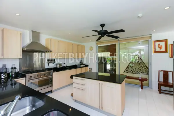 LAY5819: Luxury Five Bedroom Villa in walking distance from the Layan Beach. Photo #33