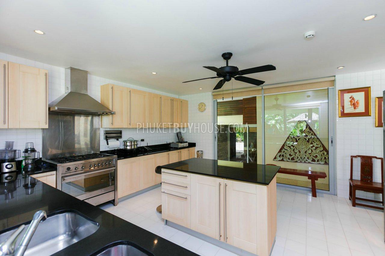LAY5819: Luxury Five Bedroom Villa in walking distance from the Layan Beach. Photo #33