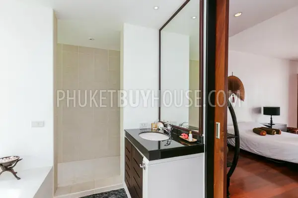 LAY5819: Luxury Five Bedroom Villa in walking distance from the Layan Beach. Photo #38