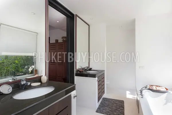 LAY5819: Luxury Five Bedroom Villa in walking distance from the Layan Beach. Photo #50