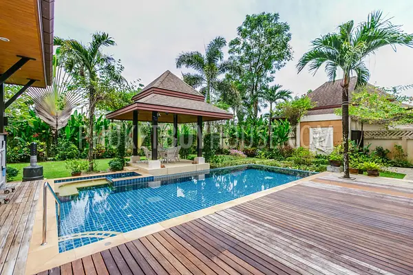 TAL5874: Modern House near the British School. Photo #2