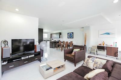 KAR5878: 2 Bedroom corner Townhouse only 500m from the sea. Photo #3