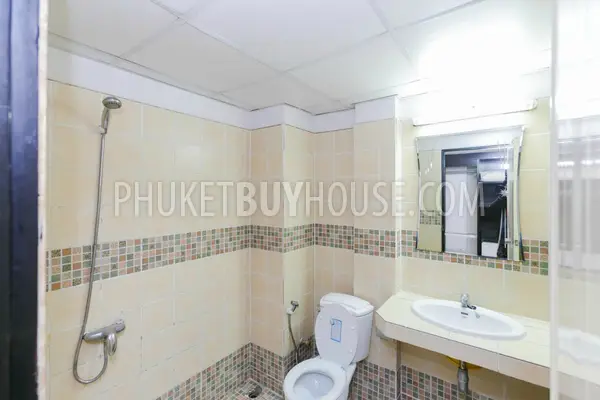 PAT5910: 3 Storey Hotel in Patong. Photo #17