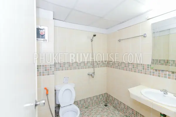 PAT5910: 3 Storey Hotel in Patong. Photo #27